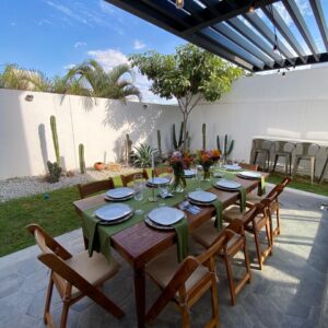 renta de mesas de madera vintage para bodas y eventos sociales