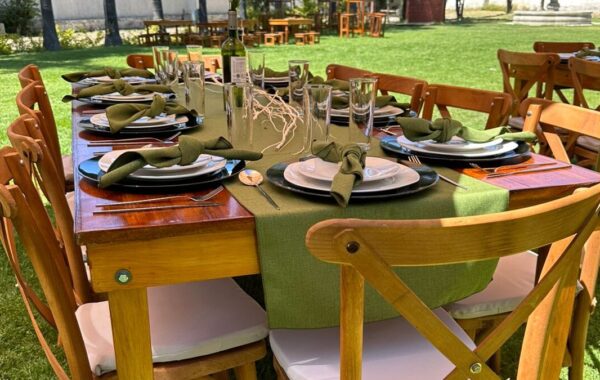 renta de mobiliario de madera para bodas y eventos sociales